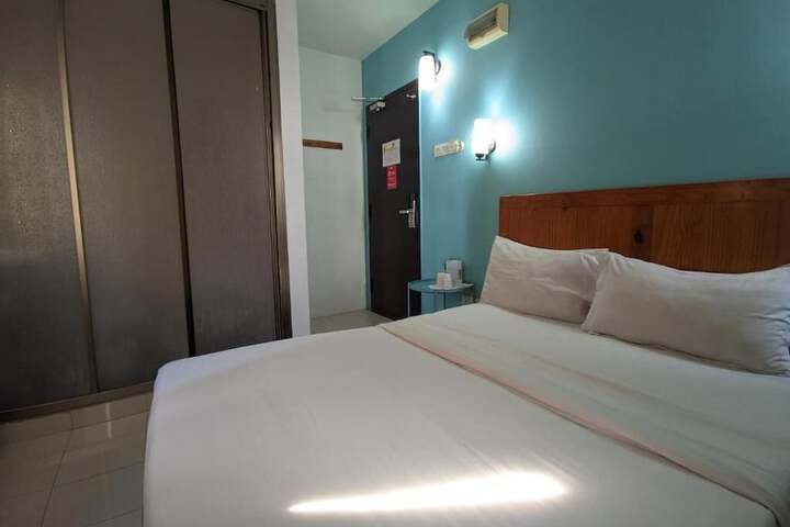 Room 14 of 19