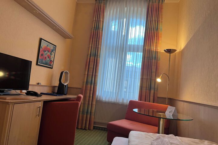 Room 20 of 64