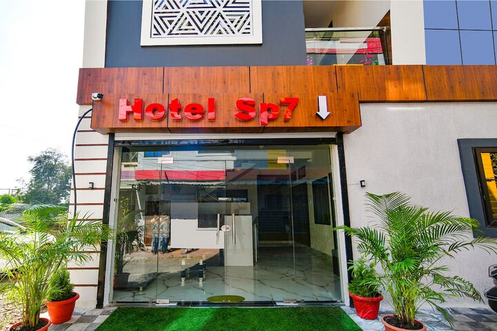 Hotel 27 of 27