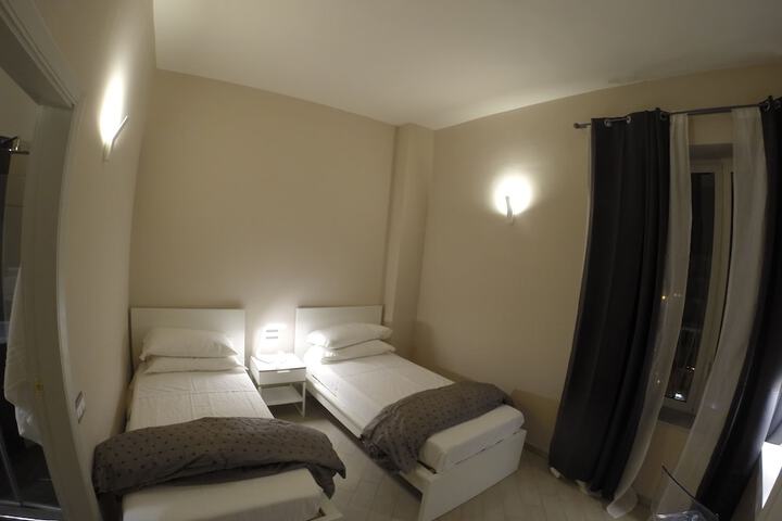 Room 6 of 96