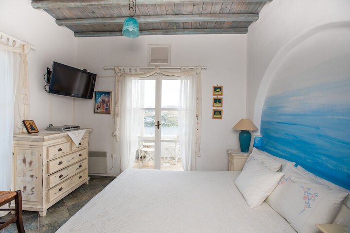 Room 2 of 37