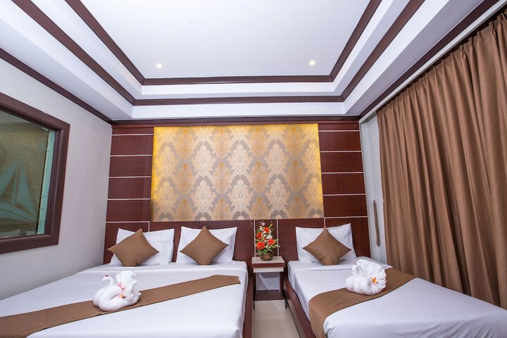 Room 26 of 83
