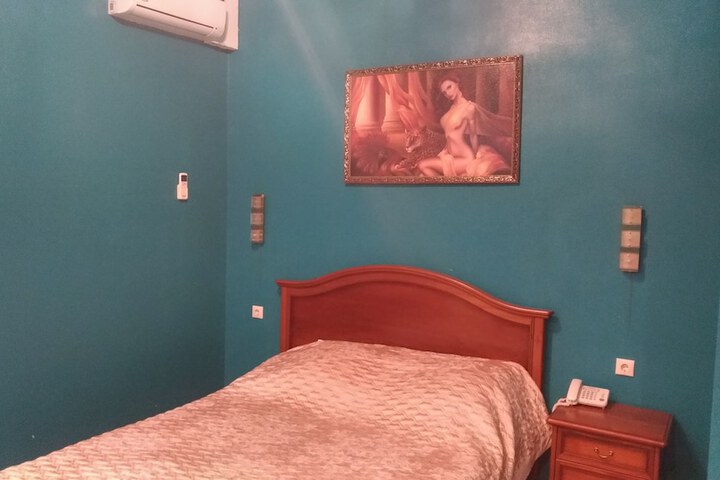 Room 50 of 99