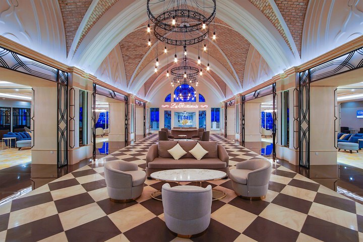Hotel Interior 7 of 171