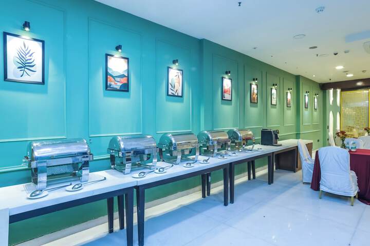Ballroom/Hall 117 of 137