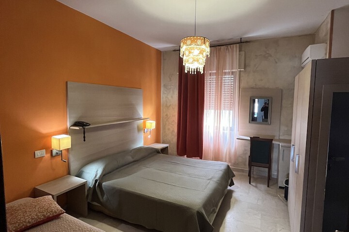 Room 21 of 54