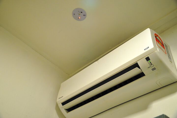 Room 8 of 27