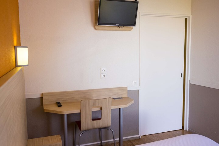 Room 7 of 40