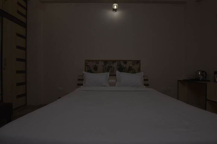 Room 55 of 94