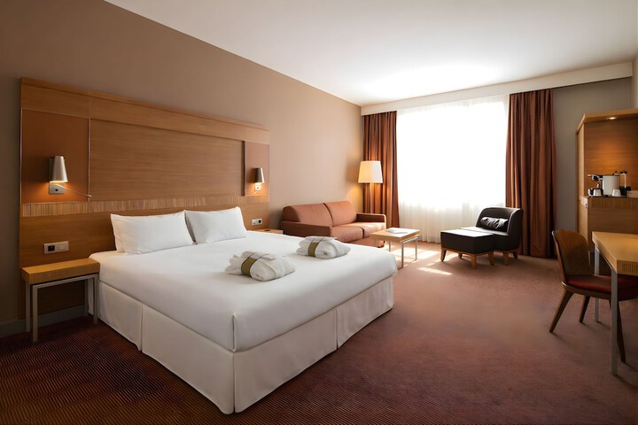 Room 10 of 60