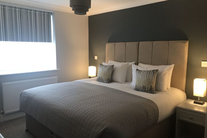 Room 2 of 32