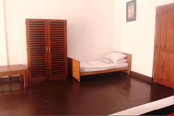 Room 10 of 23