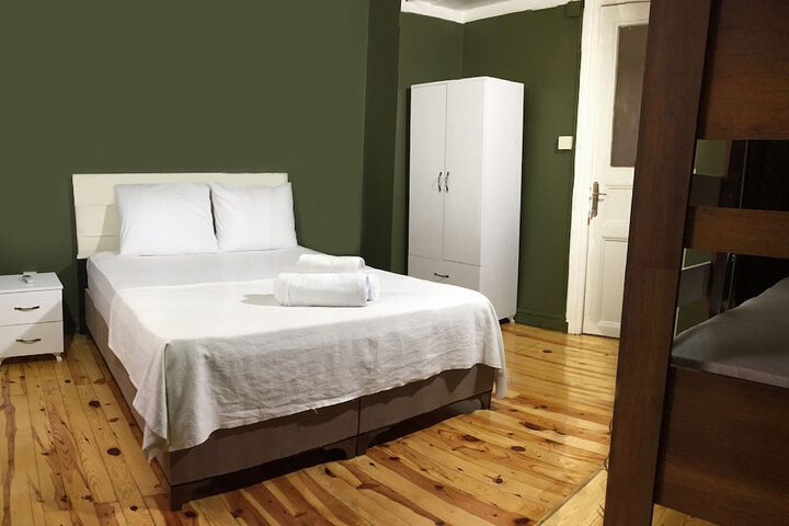 Room 15 of 63