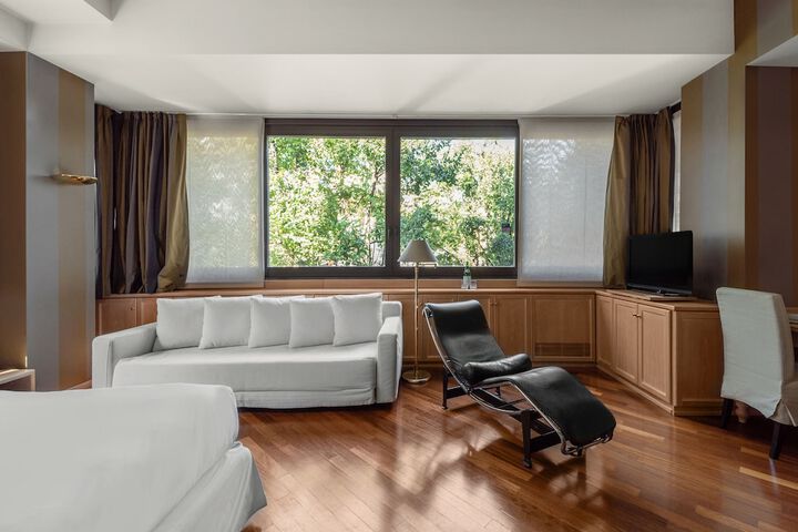 Room 35 of 72