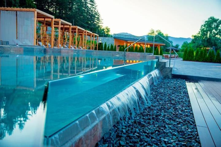 Pool 12 of 17
