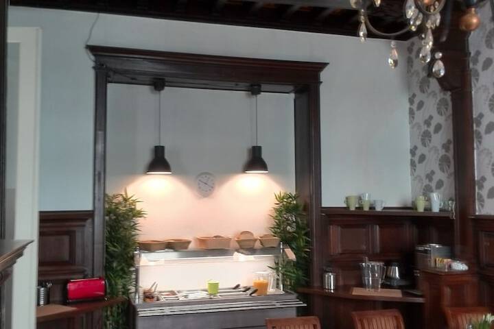 Breakfast/Coffee Service 17 of 19