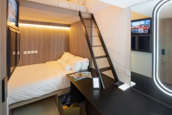 Room 51 of 180