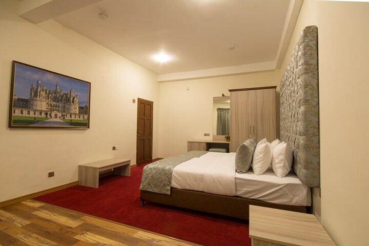 Room 17 of 85