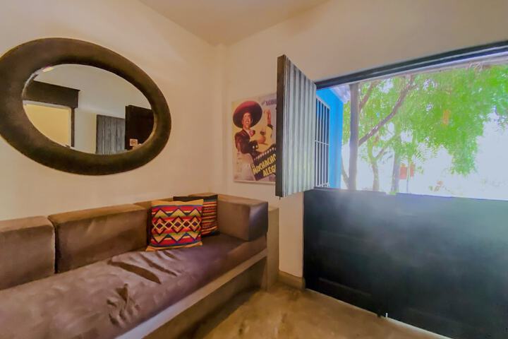 Room 30 of 151
