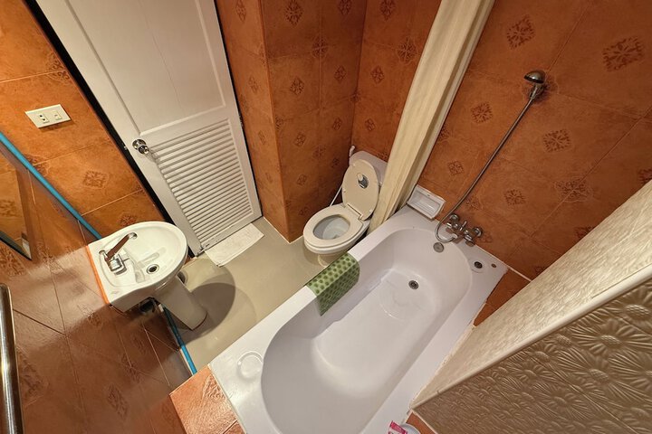 Room 48 of 65