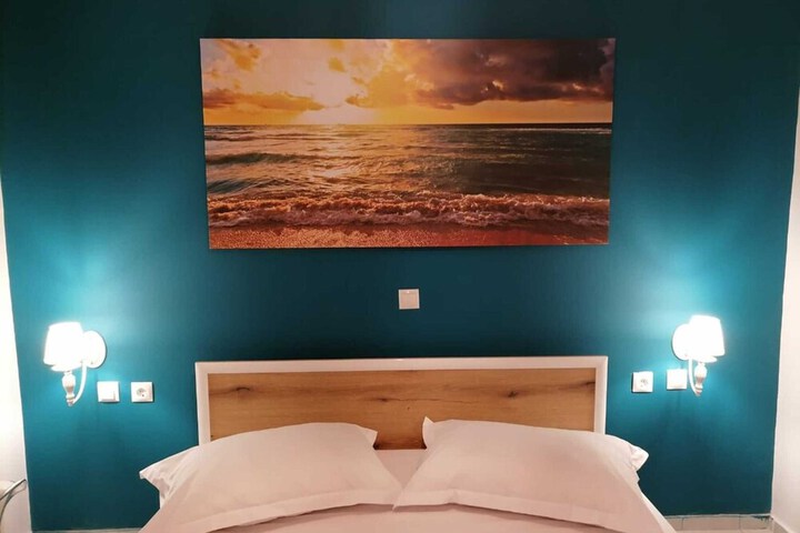 Room 4 of 72