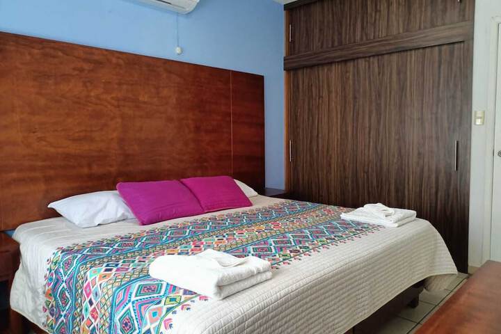 Room 34 of 104