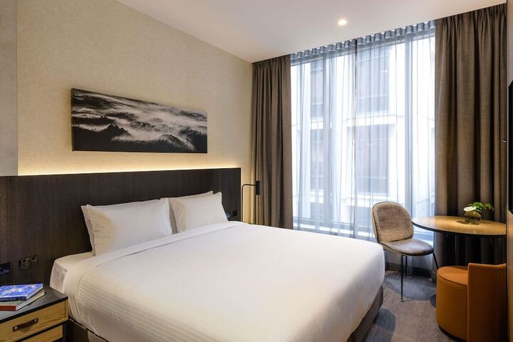Room 40 of 172