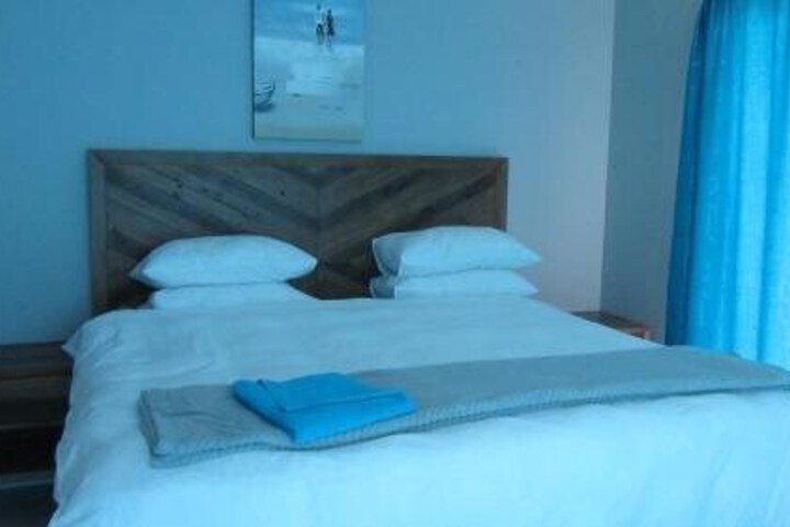 Room 3 of 12