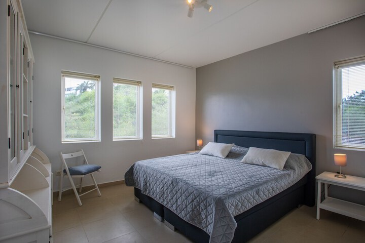 Room 20 of 127