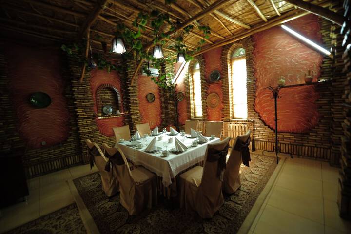 Dining 24 of 41
