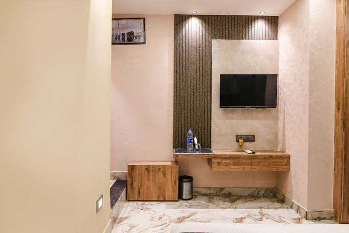 Room 36 of 43