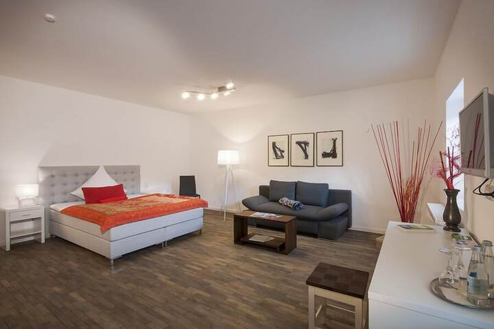 Room 9 of 41