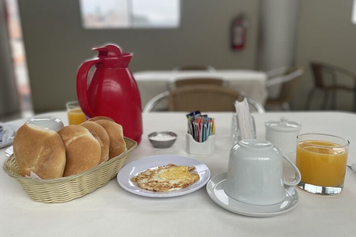 Breakfast/Coffee Service 33 of 50