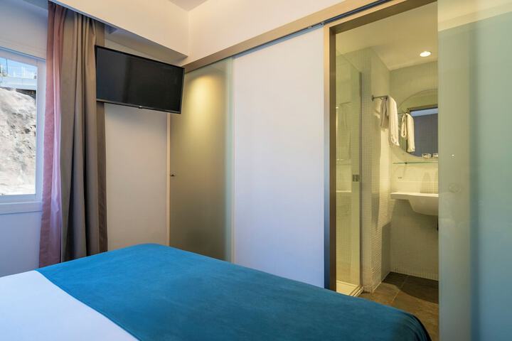 Room 5 of 73