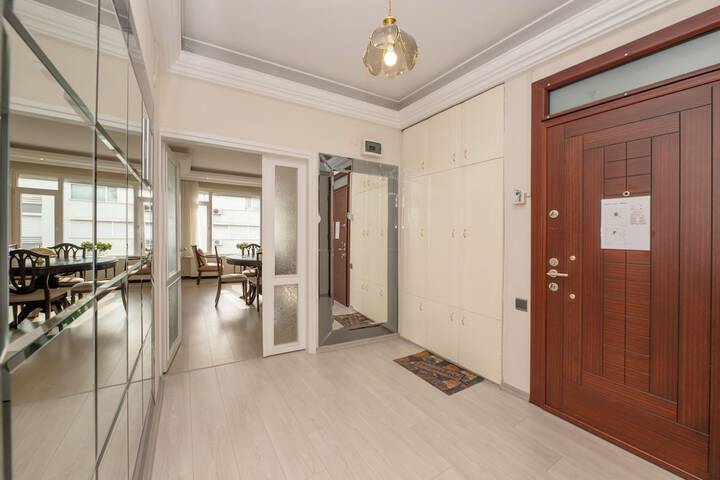 Room 25 of 271