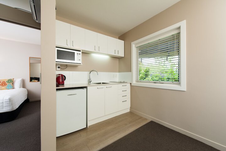 Room 4 of 65