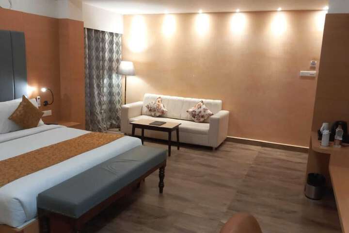 Room 2 of 8