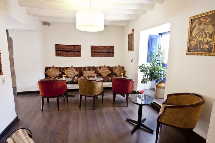 Guest Lobby