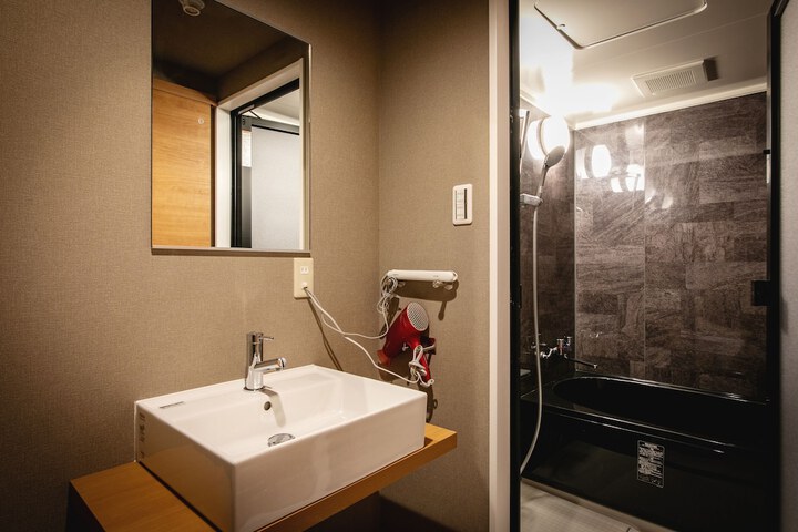 Room 47 of 64