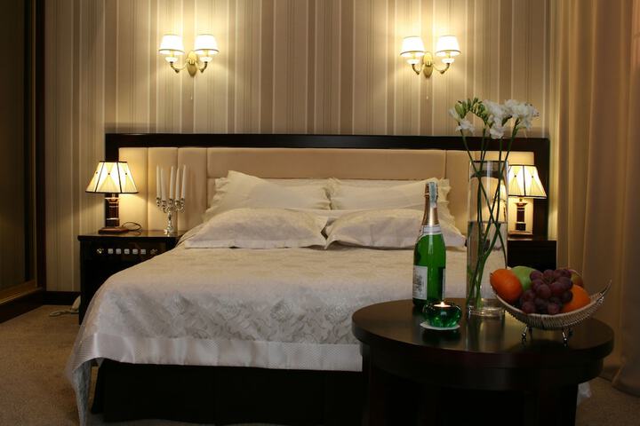 Room 8 of 39