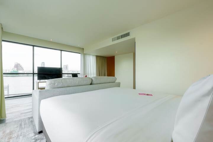Room 30 of 68