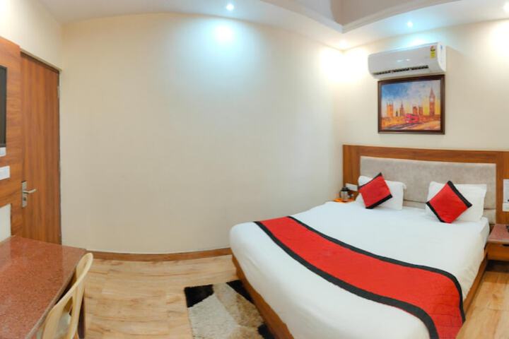 Room 18 of 28