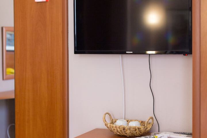 Room 25 of 49