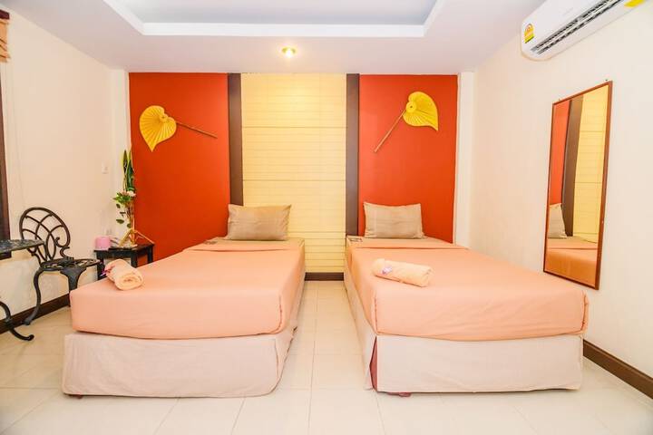 Room 4 of 38