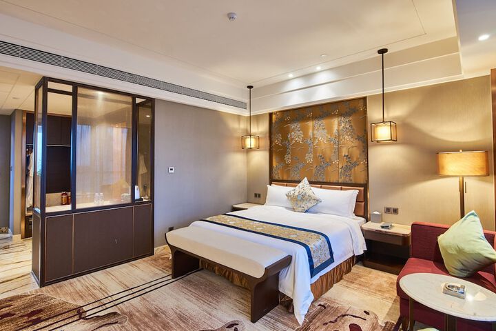 Room 10 of 39