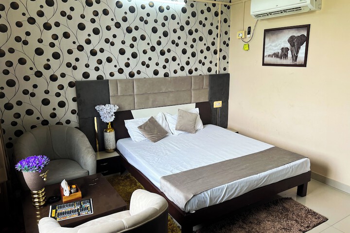 Room 16 of 54