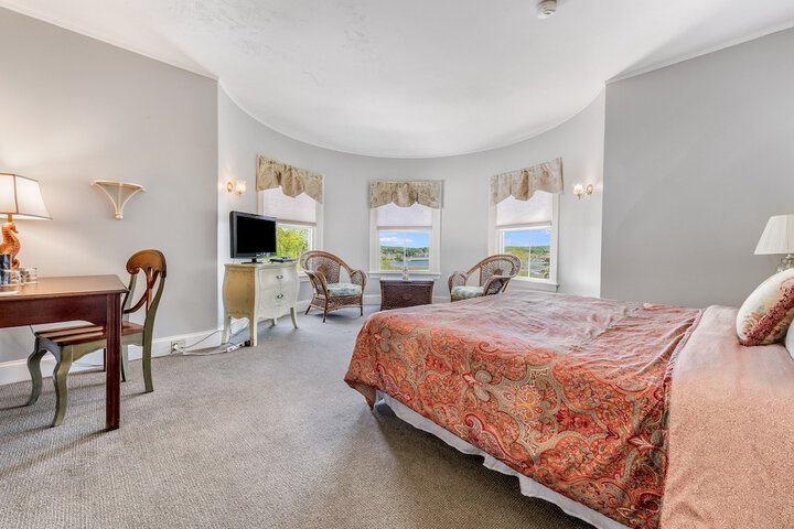 Room 21 of 34