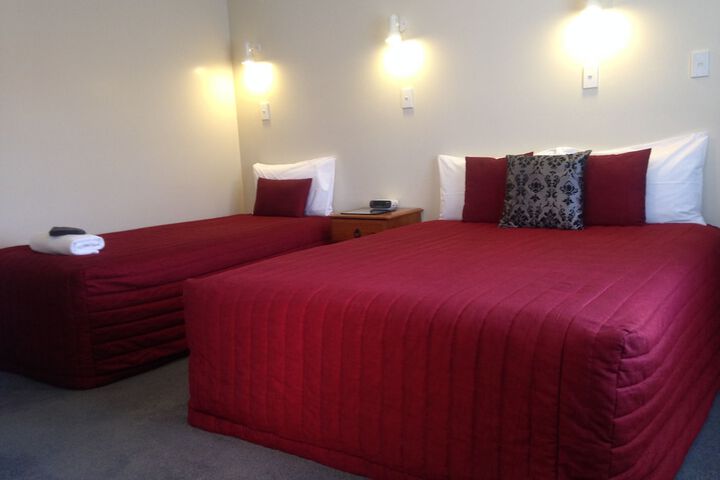 Room 3 of 114