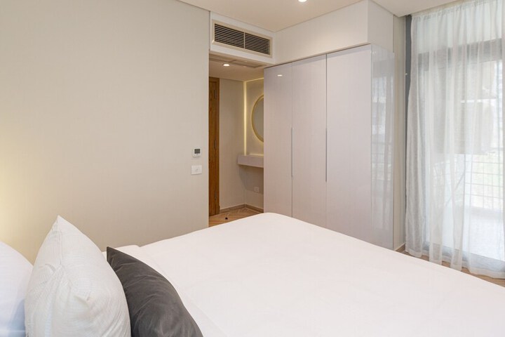 Room 53 of 86