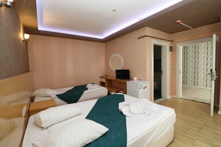 Room 44 of 85